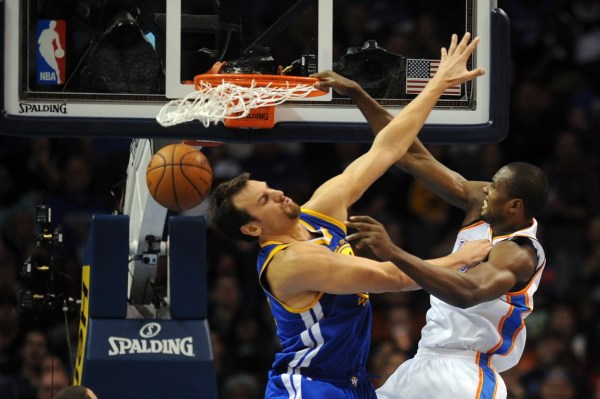  霍姆格伦封盖制胜雷霆险胜勇士复仇