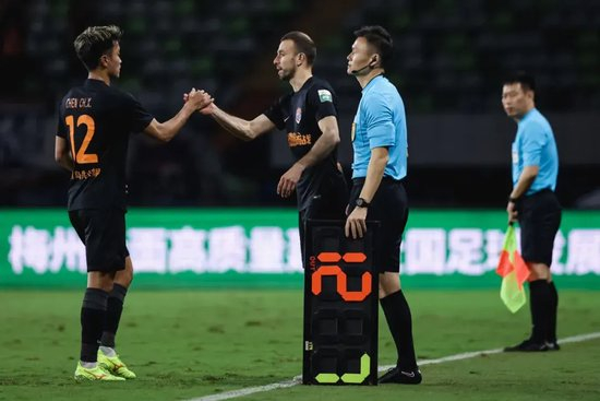  罗马德比战互交白卷与拉齐奥握手言和  