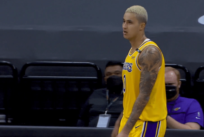  福克斯压哨跳投命中国王一分险胜马刺保留季后赛希望